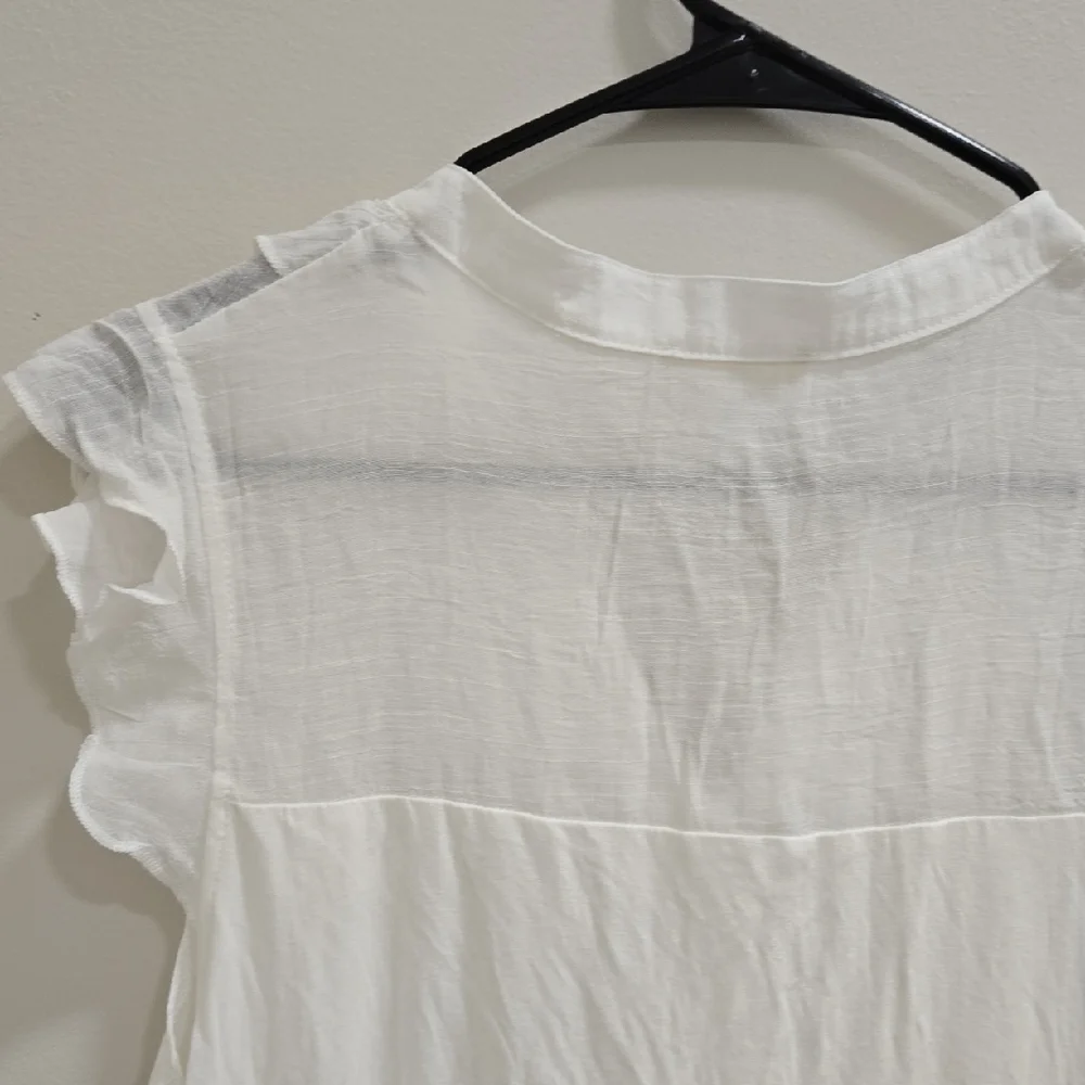 Ember Ruffle Button-Down Blouse - Picture 6 of 12